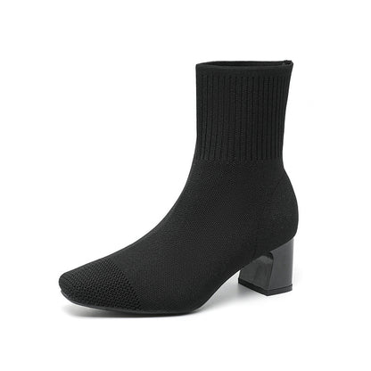 Bottes NEOUS en couleur beige sur fond blanc.