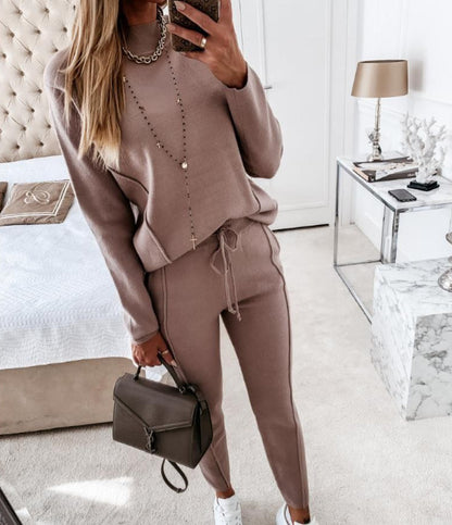 Ensemble Sofia™ assorti à des talons pour une allure chic et sophistiquée.