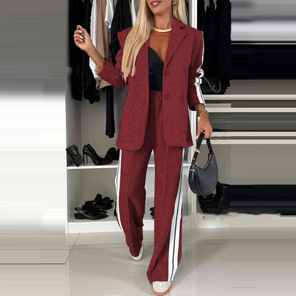 Look parisien intemporel avec l’ensemble Mina™, parfait pour la saison.