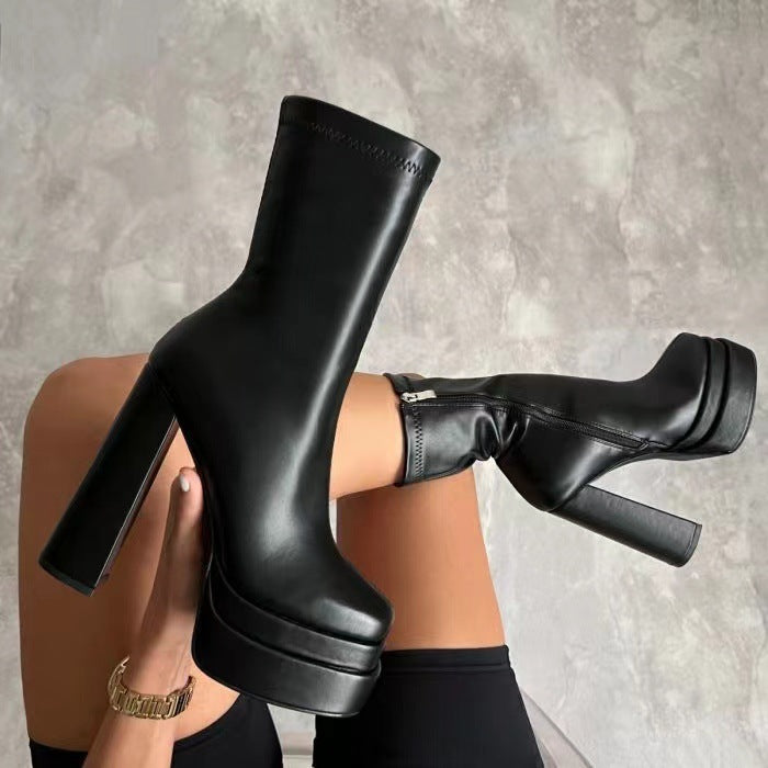 Vue arrière des bottines Summit Luxe™ mettant en valeur la hauteur.
